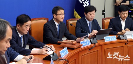 최고위원회의 발언하는 한병도 당대표 직무대행