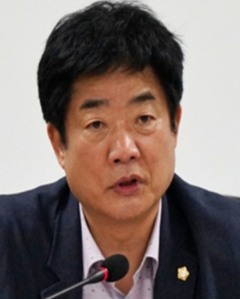 더불어민주당 한갑용 부산시의회 원내대표. 민주당 제공