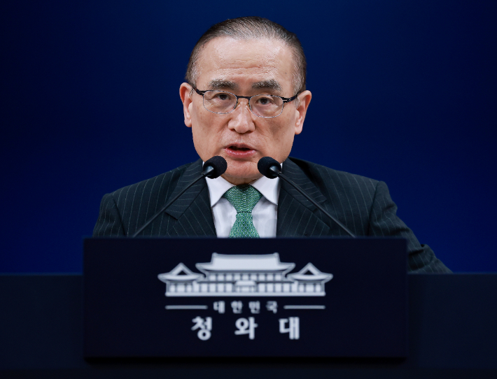 위성락 국가안보실장이 3일 청와대 춘추관 기자회견장에서 이재명 대통령의 북대서양조약기구(NATO·나토) 정상회의 참석 및 몽골 국빈 방문 관련 사전 브리핑을 하고 있다. 연합뉴스