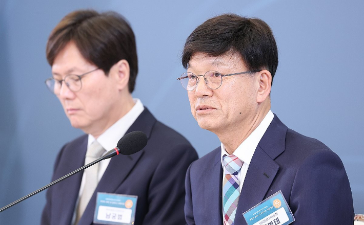이병태 규제합리화위원회 부위원장이 4월 15일 청와대에서 이재명 대통령 주재로 열린 규제합리화위원회 제1차 전체회의에서 발언하고 있다. 연합뉴스
