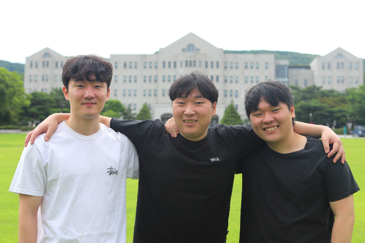 호서대 전기시스템공학과에 재학 중인 이정훈, 이승훈, 이지훈 형제. 호서대제공