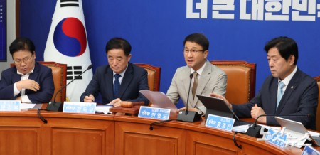 발언하는 한병도 당대표 직무대행 겸 원내대표