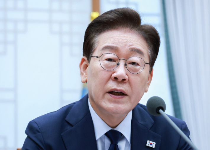 이재명 대통령이 6일 청와대에서 열린 메가프로젝트 민관합동 점검회의에서 발언하고 있다. 연합뉴스