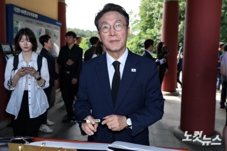5.18민주묘지 찾은 김민석