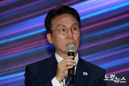 당대표 출마 선언하는 김민석