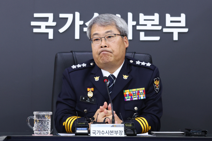 홍석기 신임 국가수사본부장이 3일 서울 서대문구 경찰청에서 전국 수사지휘부 화상회의를 준비하고 있다. 연합뉴스