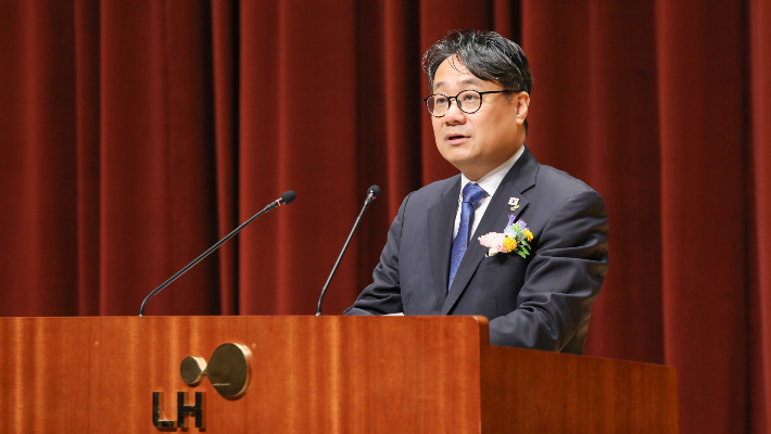 LH 제7대 이성훈 신임 사장이 취임사를 전하고 있다. LH 제공