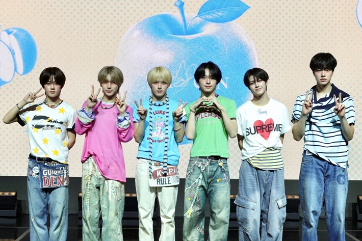 6인조 신인 보이그룹 베이온이 6일 오후 2시 서울 마포구 메세나폴리스 놀 씨어터 합정 동양생명홀에서 데뷔 쇼케이스를 열었다. 인코드엔터테인먼트 제공