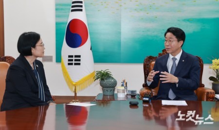 한성숙 총리와 환담 나누는 조정식 국회의장
