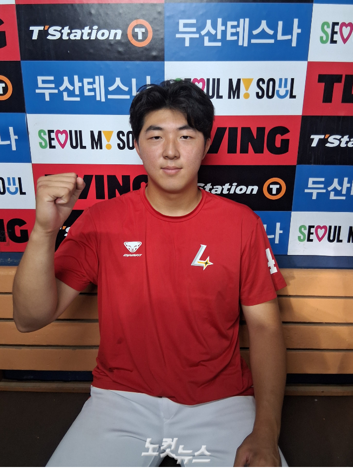 SSG 우완 신인 김민준이 7일 두산과 원정에서 호투를 펼치고 팀 연패를 끊은 뒤 인터뷰에서 후반기 선전을 다짐하고 있다. 노컷뉴스 