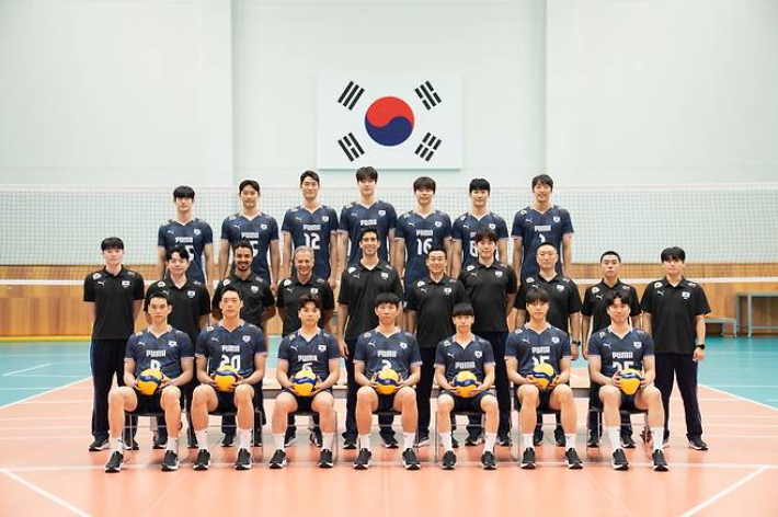 남자 배구 국가대표 선수단. 대한배구협회 