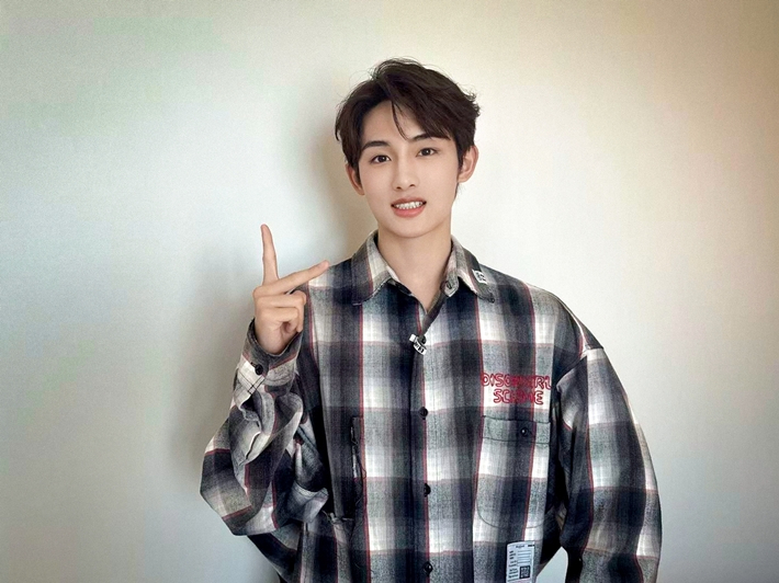 NCT 윈윈이 7월 9일 자로 SM엔터테인먼트와의 전속계약을 종료한다. NCT 공식 트위터