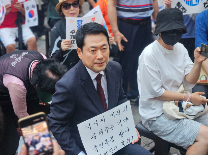 인천 구월로데오광장에서 열린 투표용지 부족 사태 집회에 참석한 장동혁 대표. 김정록 기자