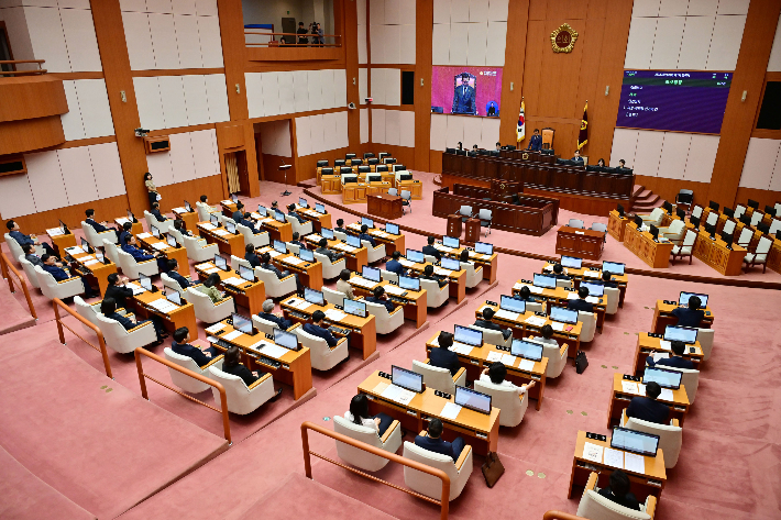 제10대 부산시의회. 부산시의회 제공
