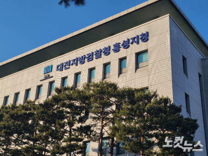 김정남 기자