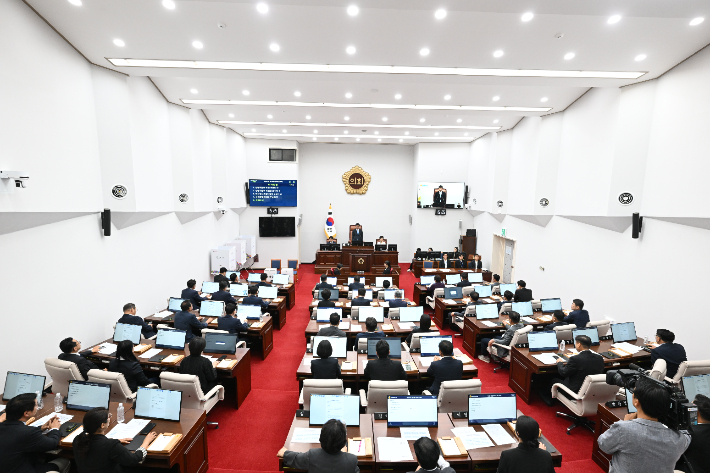 제13대 제주도의회 본회의 모습. 도의회 