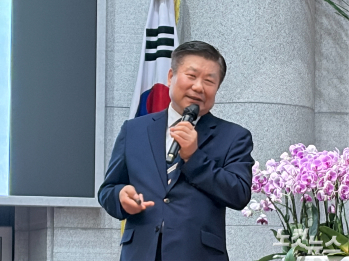 박석환 목사(소금과빛교회).  경남CBS