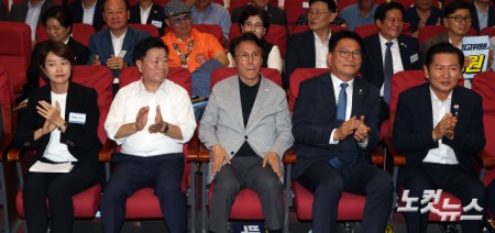 한자리에 모인 민주당 당권 주자들