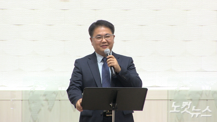 공주동암교회 박형선 목사가 설교를 하고 있다. 이바울 기자
