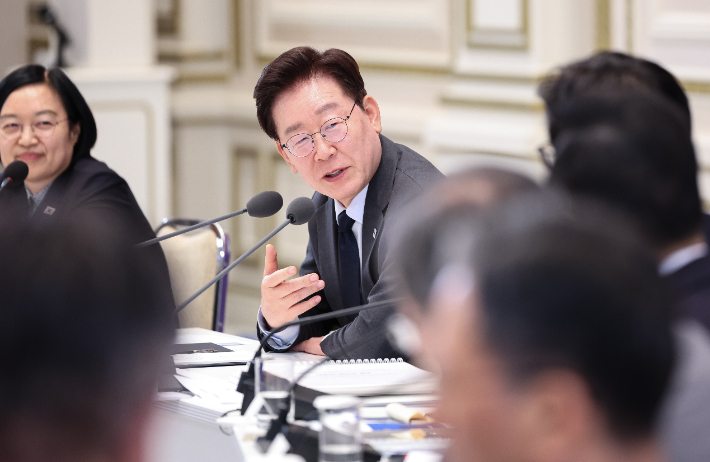 내년 예산 역대 최대 '800조+α'…李 "AI 패권 골든타임"[오늘아침]