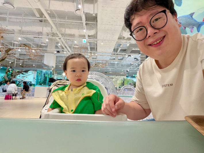 "엄마보다 아빠 찾을 때 가장 뿌듯하지만"…육휴 아빠들의 고민은?