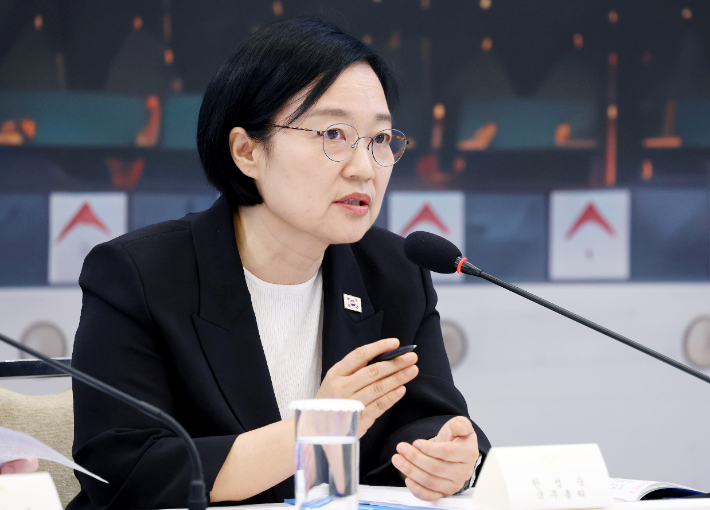부처 업무보고 발언하는 한성숙 총리. 연합뉴스