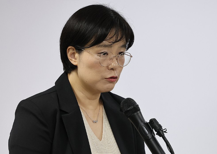 권창영 2차 종합특별검사팀 김지미 특검보가 20일 과천 특검사무실에서 수사 관련 사항 등을 브리핑하고 있다. 연합뉴스