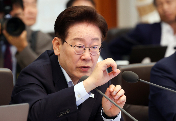 李, 보완수사권 정국에 "개혁은 삶과 동떨어져선 성공 못해"