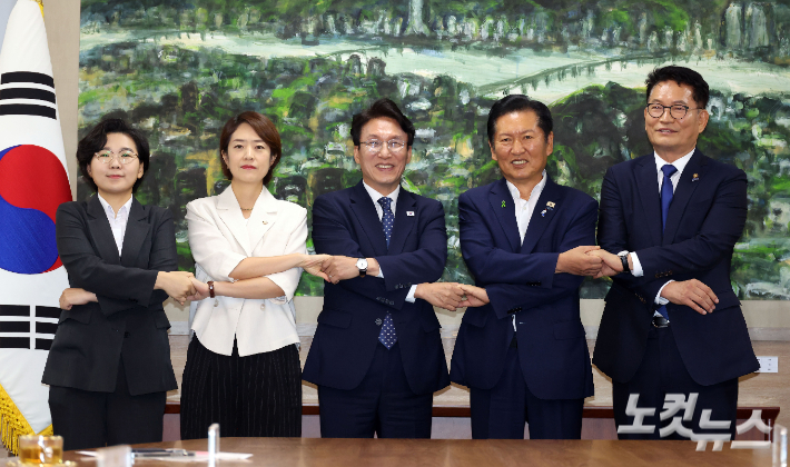 황진환 기자