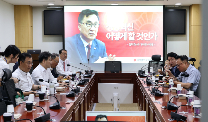 "국힘, 원내·국민 중심 黨으로 가야"…吳 혁신방안 논의 본격화?