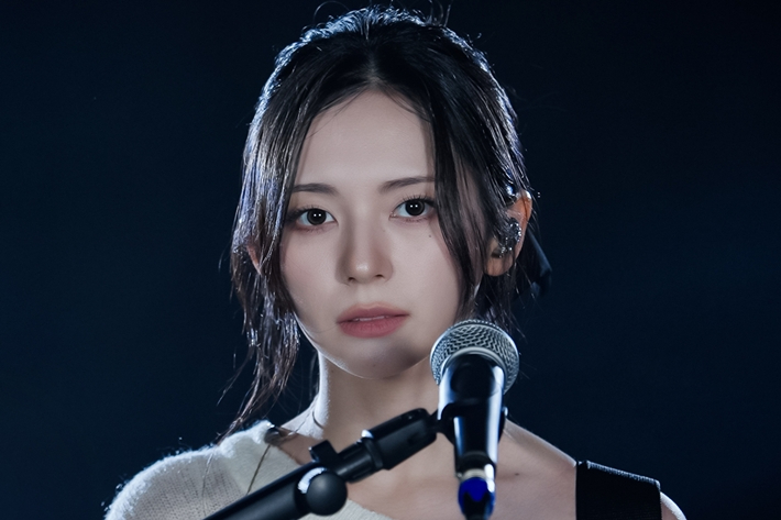 메이딘 마시로가 오는 8월 19일 솔로 데뷔한다. 메이딘 공식 트위터