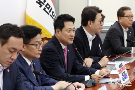 발언하는 장동혁 대표