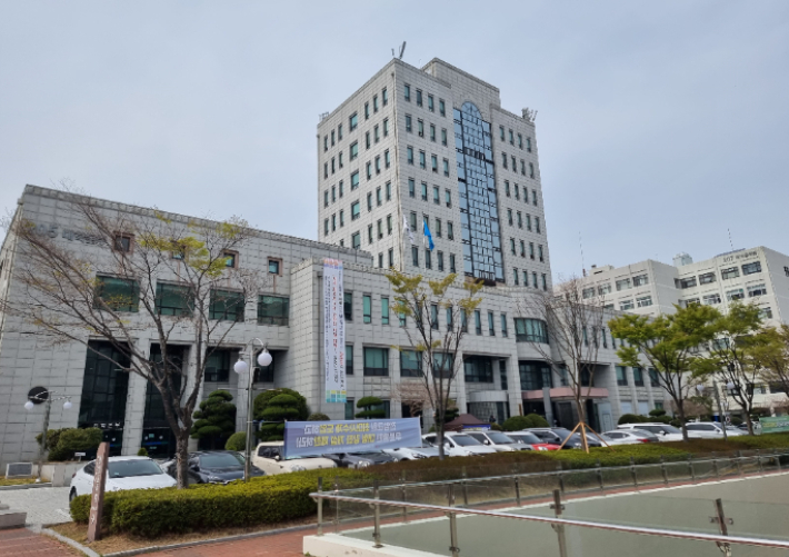 27일 오후 부산대 대학본부동에서 동남권 성장엔진 연계 지산학 얼라이언스 출범식이 개최된다. 송호재 기자
