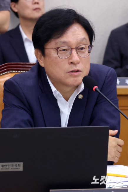 27일 오전 서울 여의도 국회에서 국회 법제사법위원회 전체회의에서 야당 간사인 국민의힘 박형수 의원이 인사말을 하고 있다.