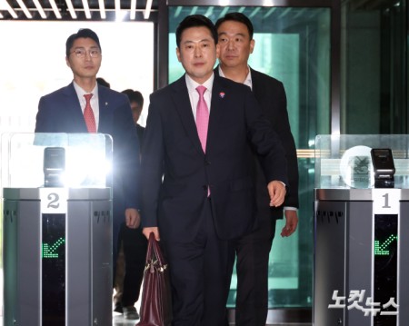 장동혁, 중앙선관위 선거소청 심리 출석