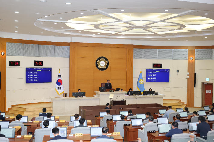 포항시의회 본회의장. 포항시의회 제공