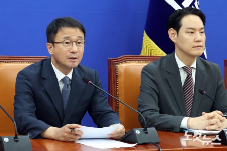 발언하는 한병도 당대표 직무대행 겸 원내대표