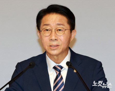 조정식 국회의장이 28일 서울 여의도 국회 사랑재에서 열린 취임 첫 기자간담회에서 인사말을 하고 있다.