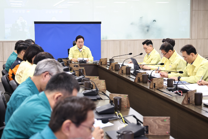 박완수 지사 주재 폭염·가뭄 비상대책회의. 경남도청 제공 