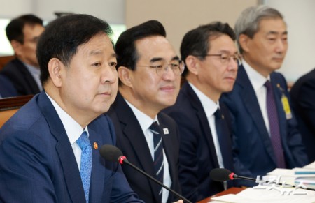 국회 재경위 출석한 구윤철·박홍근·신현송