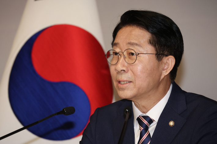 28일 조정식 국회의장이 서울 여의도 국회 사랑재에서 기자간담회를 하는 모습. 연합뉴스