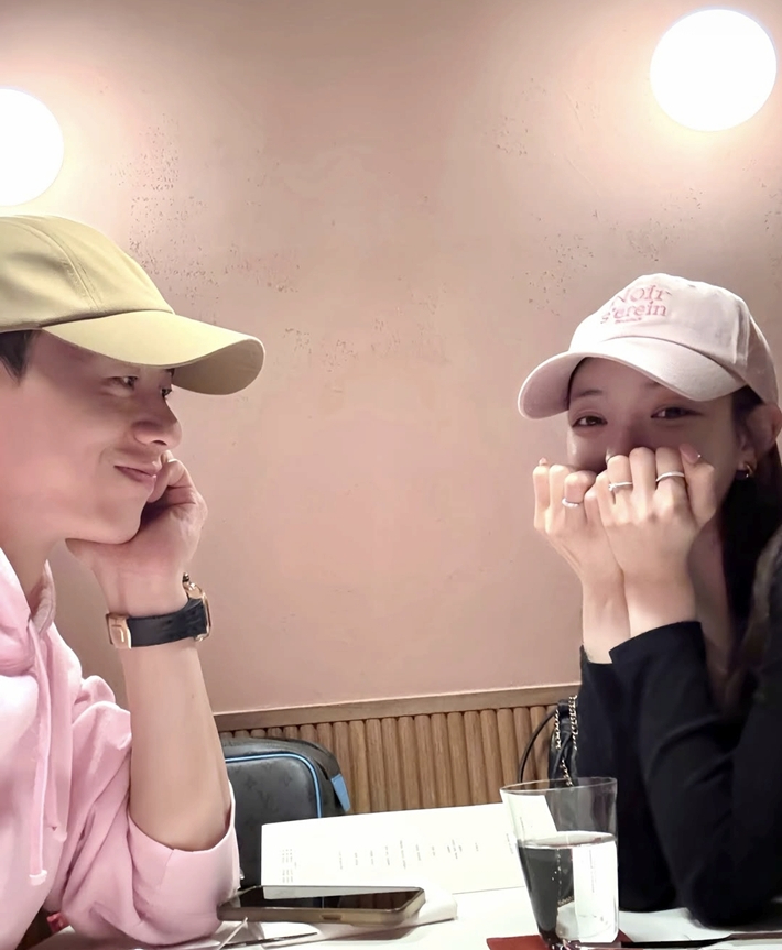 왼쪽부터 이관희, 유시은. 유시은 인스타그램