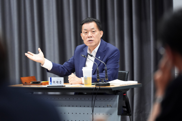 이재준 수원시장이 '민선 9기 수원대전환 추진단 중간보고회'에서 발언하고 있다. 수원시 제공