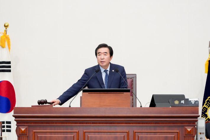 임활 경주시의회 의장이 제299회 임시회 제2차 본회의를 주재하고 있다. 경주시의회 제공