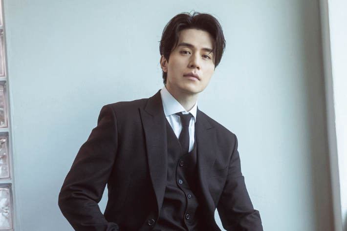 이동욱은 시즌3 제작 가능성에 대해 "시즌2가 좋은 성과를 거둔다면 감독님과 디즈니+ 측에서 고려하지 않을까 싶다"며 "저야 시켜주시면 할 것"이라고 밝혔다. 킹콩 by 스타쉽 제공 
