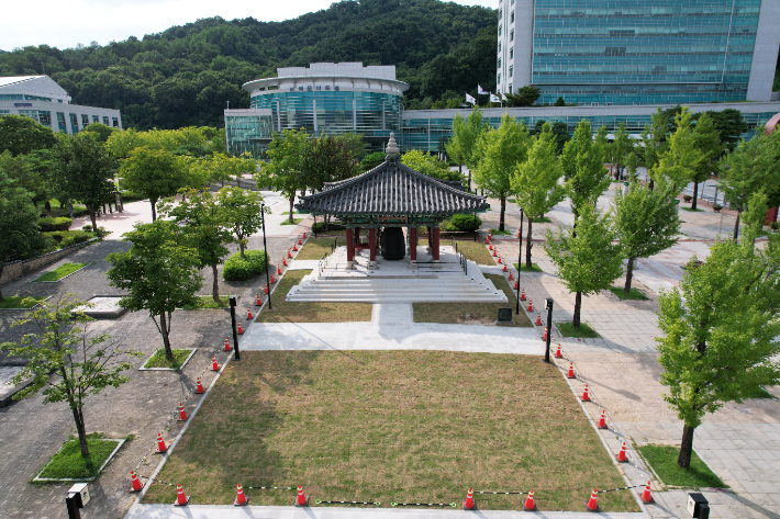 원주 상징물 '치악종각' 시민 곁으로…원주시청 공원 이전