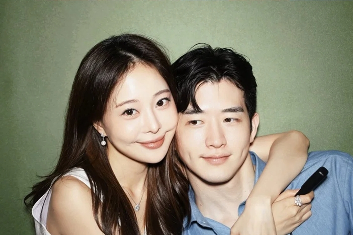 왼쪽부터 인플루언서 아옳이, 한의사 김형배. 아옳이 인스타그램 