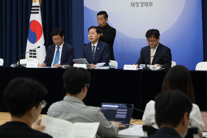 '똘똘한 한 채'도 예외 없다…시가 30억부터 보유세 인상[오늘아침]