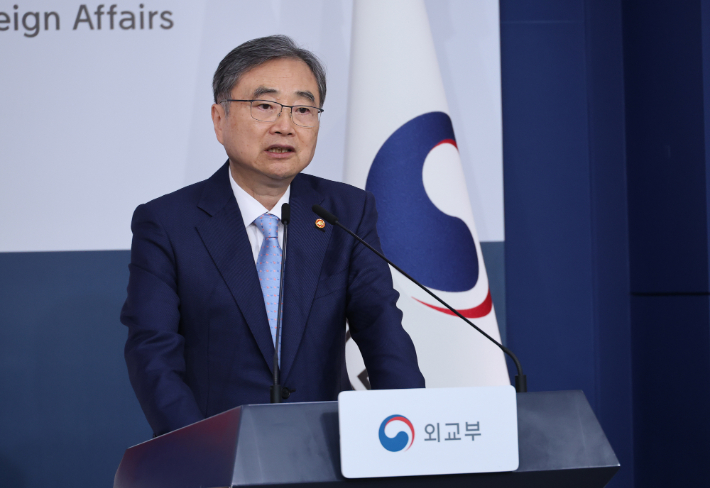 조현 외교부 장관이 5일 서울 종로구 정부서울청사 외교부에서 2026 하반기 정부업무보고 사후브리핑을 하고 있다. 연합뉴스