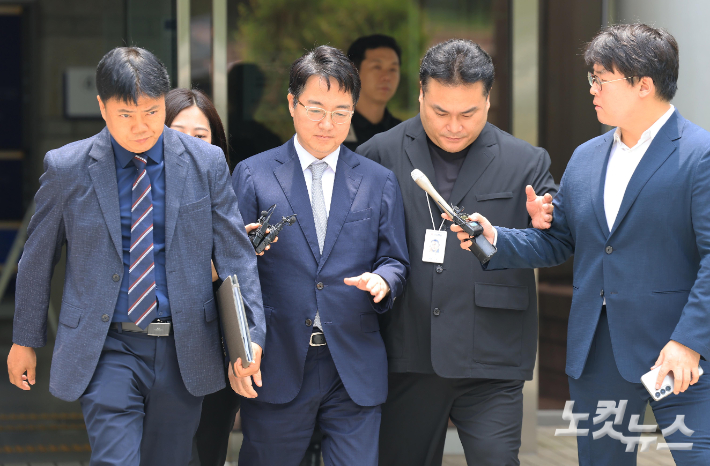 지난 7월 16일 서초구 서울중앙지법에서 심우정 전 검찰총장이 구속 전 피의자심문을 마치고 법원을 나서고 있다. 박종민 기자